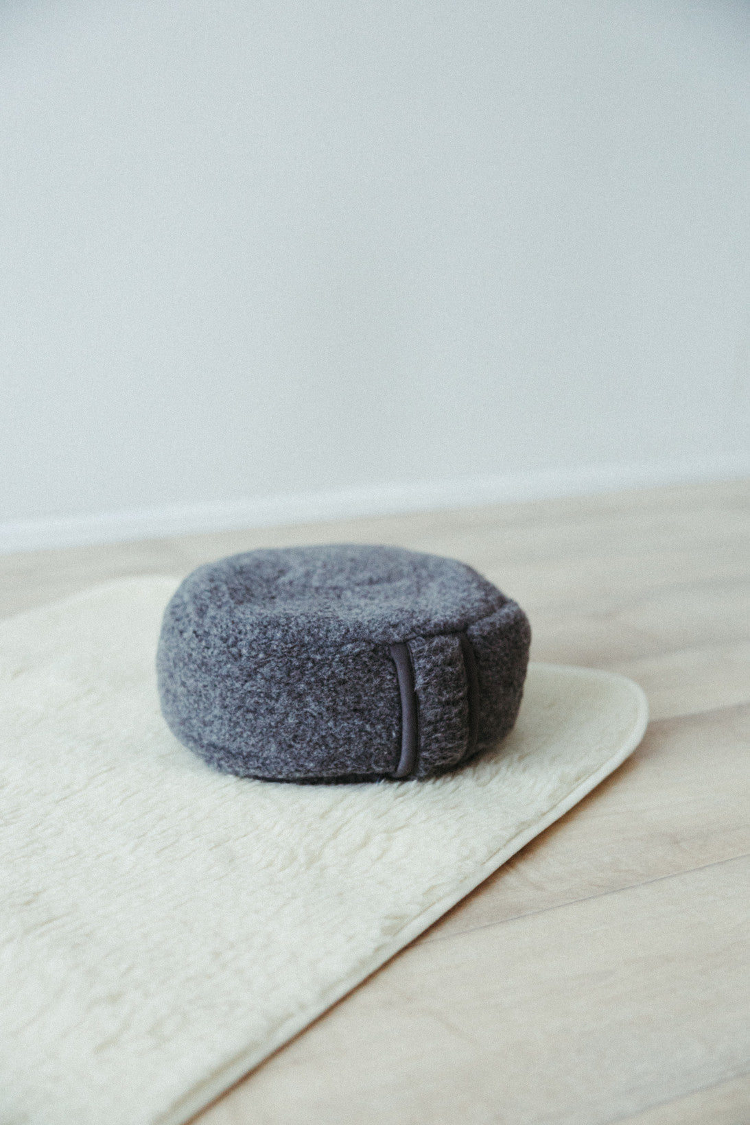 Wiano - SUMU grå yoga och meditationskudde