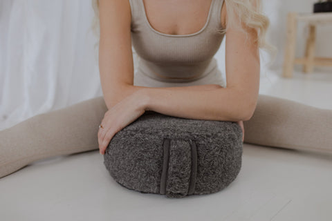 Wiano - SUMU harmaa jooga- ja meditaatiotyyny